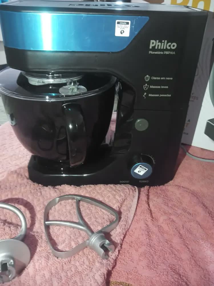 foto de Batedeira Planetária Philco 900W 5L Preta 12 Velocidades Turbo PBP90A