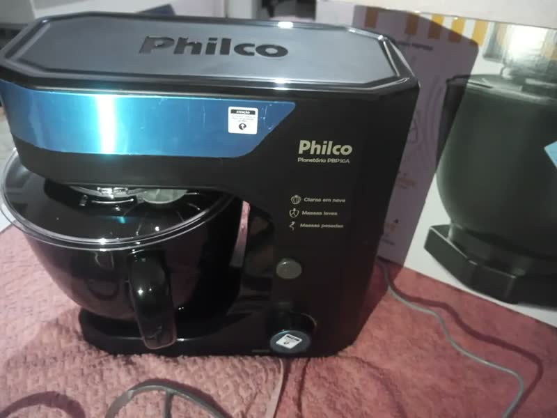 foto de Batedeira Planetária Philco 900W 5L Preta 12 Velocidades Turbo PBP90A
