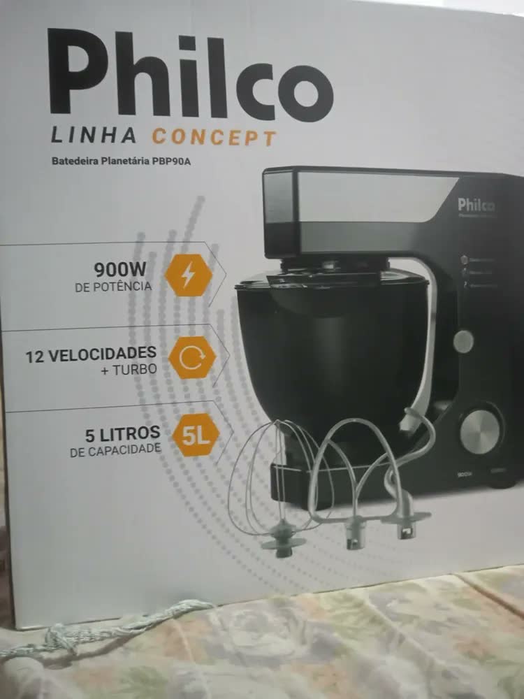 foto de Batedeira Planetária Philco 900W 5L Preta 12 Velocidades Turbo PBP90A