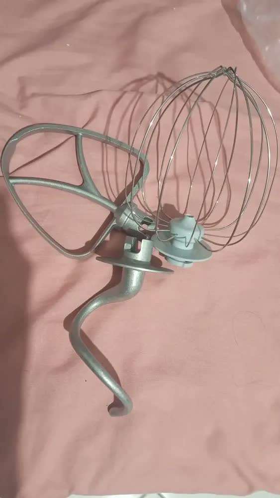 foto de Batedeira Planetária Philco 900W 5L Preta 12 Velocidades Turbo PBP90A