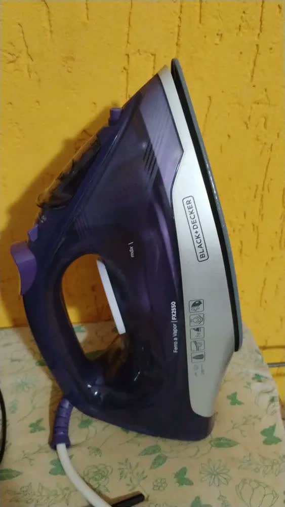 foto de Ferro De Passar Roupa À Seco Ou Vapor Black Decker Fx2550