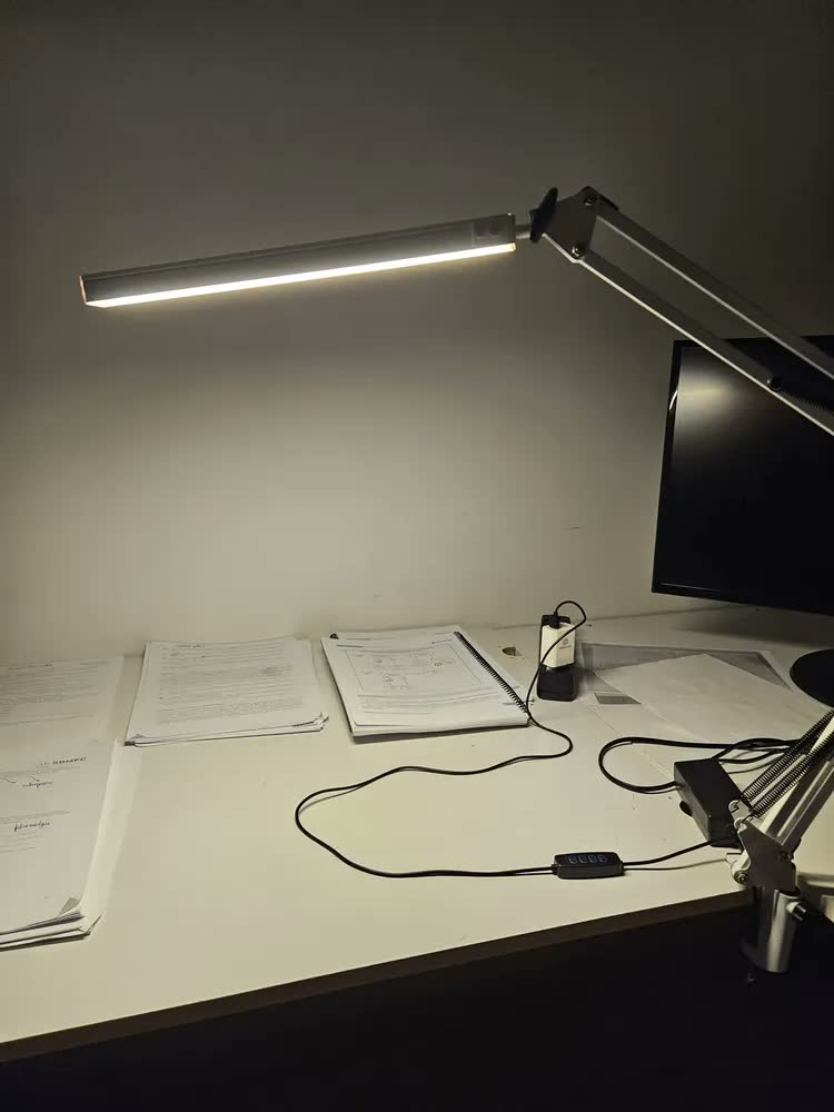 foto de Luminaria De Mesa Articulável Flexível Com Luz De Led Usb