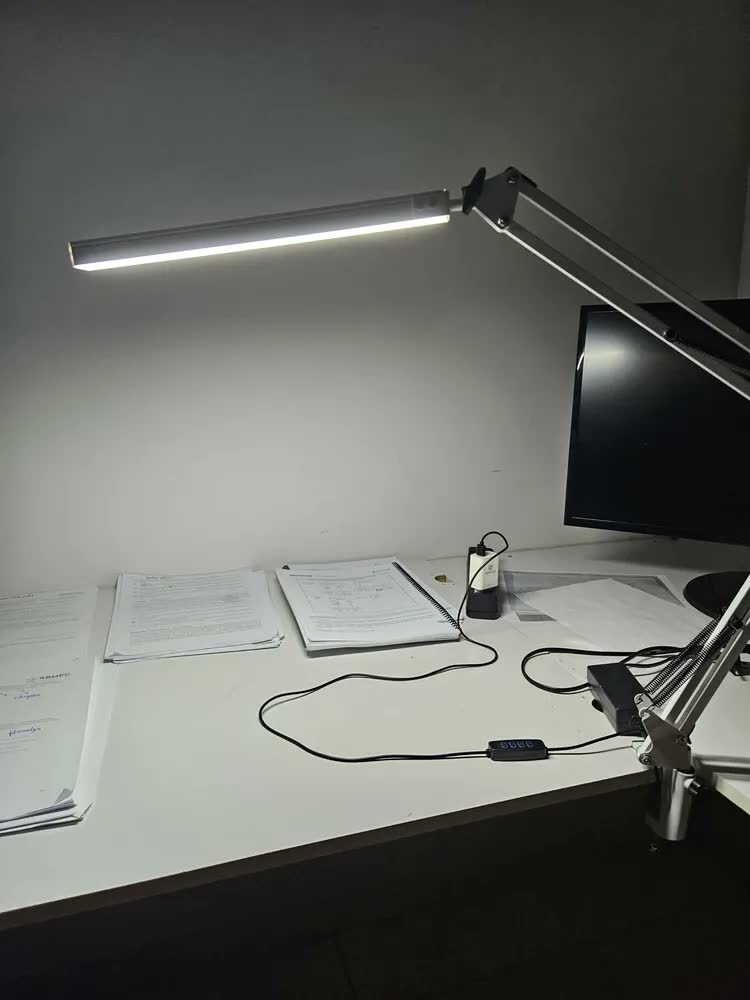 foto de Luminaria De Mesa Articulável Flexível Com Luz De Led Usb