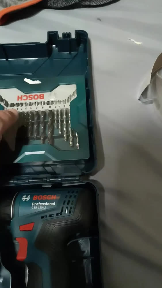foto de Parafusadeira Furadeira Bateria Gsr120-li Com Kit 15 Brocas Bosch
