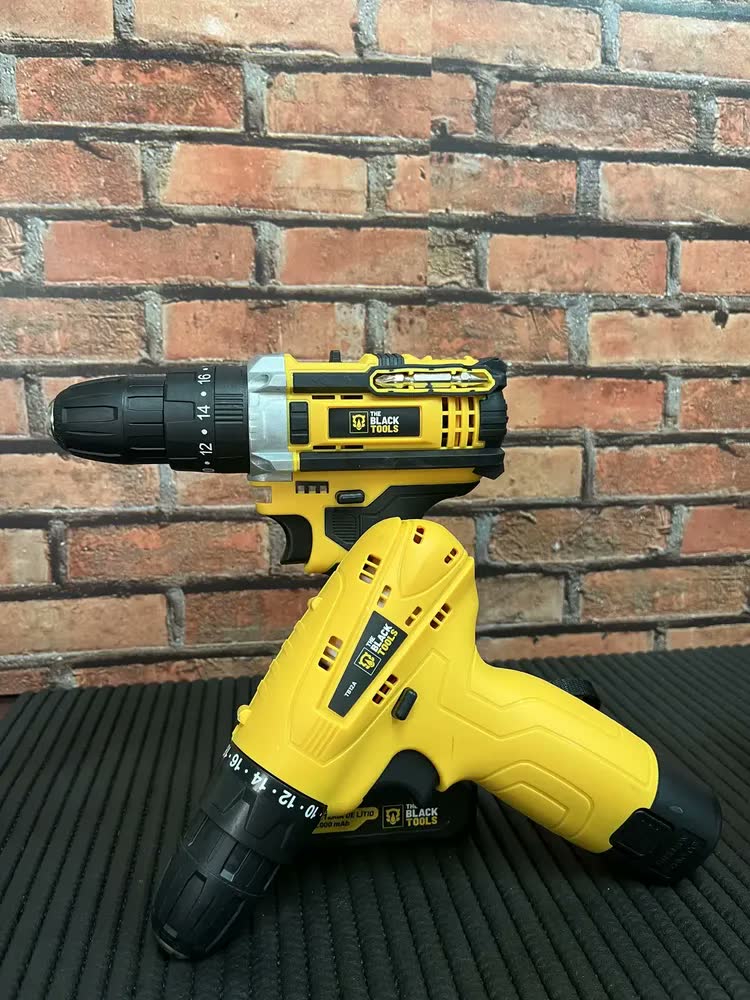 foto de Kit Parafusadeira Furadeira De Impacto A Bateria 21V 3/8” + Furadeira Sem Fio 12V Bivolt C/ Acessórios The Black Tools