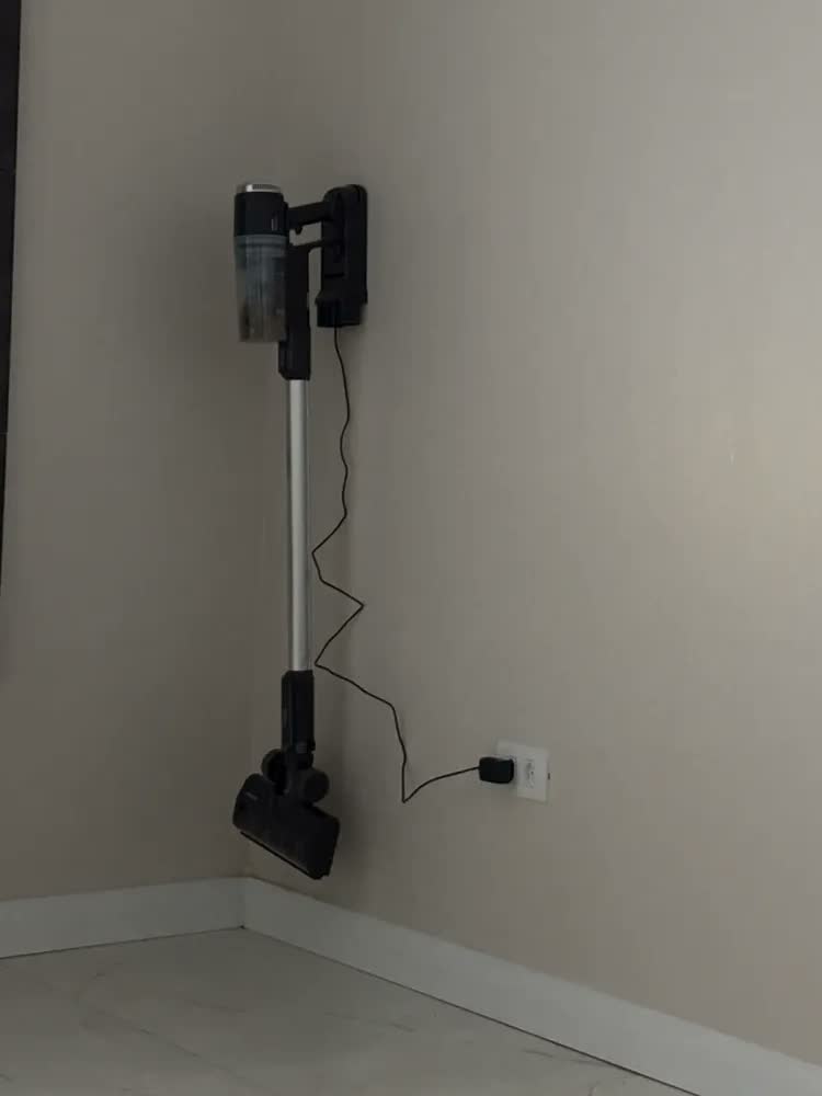 foto de Aspirador de Pó Vertical Aqua Philips XC3133/01