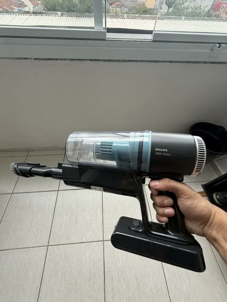 foto de Aspirador de Pó Vertical Aqua Philips XC3133/01
