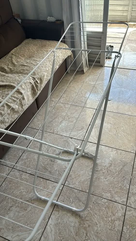 foto de Varal Roupa Chão Com Abas Grande 20kg Retrátil Dobrável