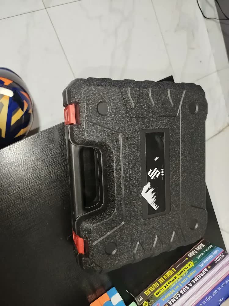 foto de Parafusadeira Furadeira C/ 2 Baterias Maleta Kit Completo Led Eixo Flexível Vários Níveis Torque Simake