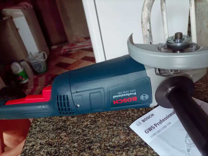 foto de Esmerilhadeira Angular Bosch Professional Gws 2200-180 2200w