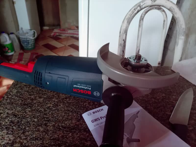 foto de Esmerilhadeira Angular Bosch Professional Gws 2200-180 2200w