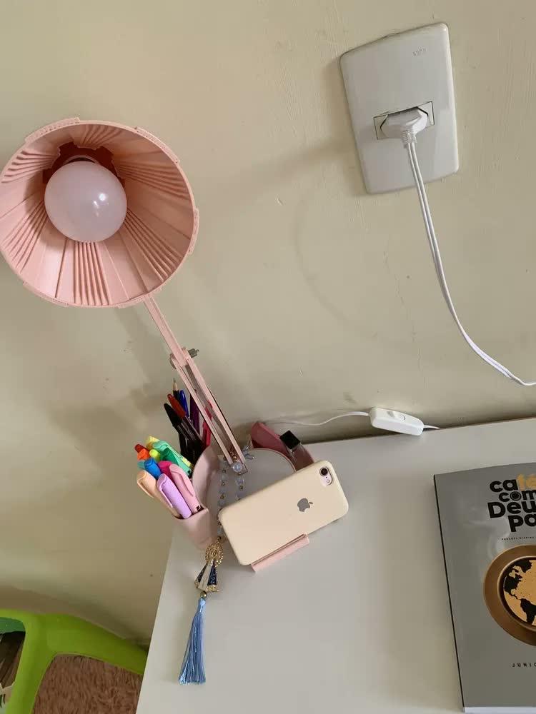 foto de Abajur Luminária Articulada Porta Lápis Home Office Estudo Cúpula Salmão Estrutura Salmão/Branco