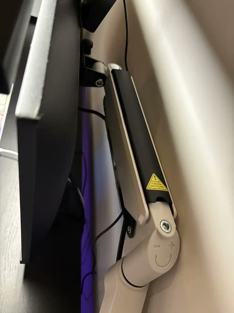 foto de Suporte Articulado Para Monitor 13 a 32 Pistão a Gás Ajustável Zinnia Nimbo 110 Branco