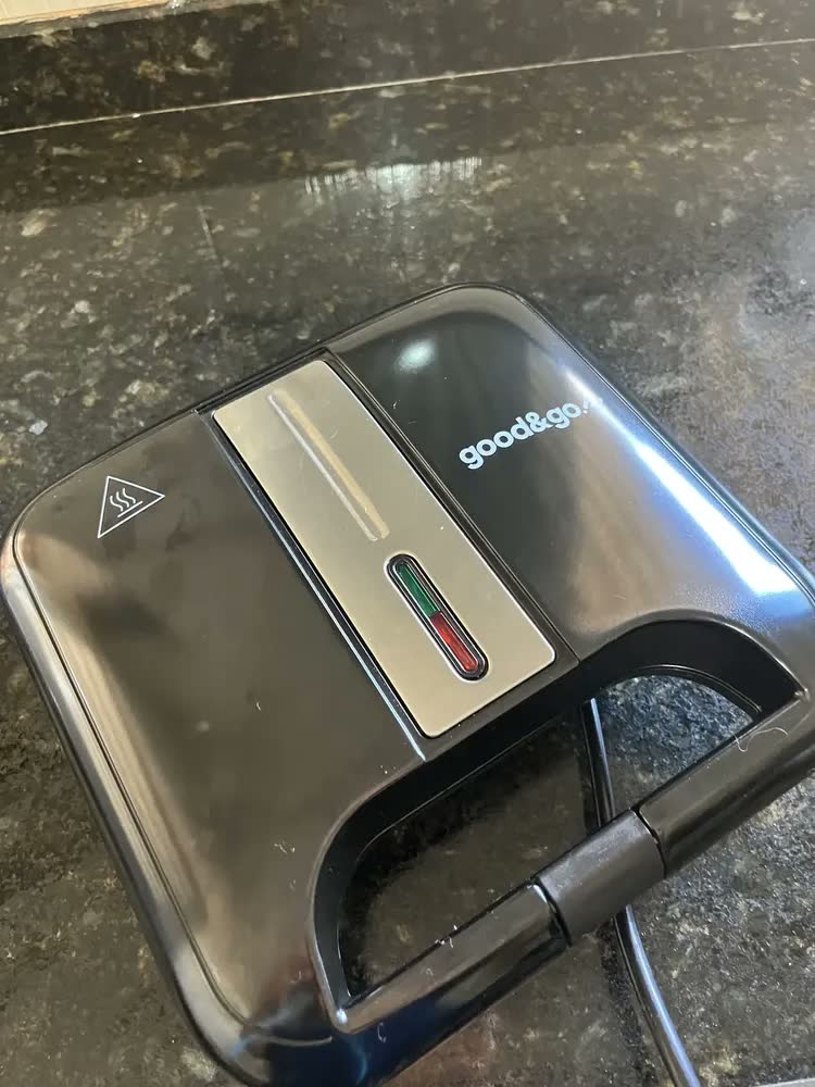 foto de Sanduicheira Grill Elétrico Antiaderente Goo&Go 750W Preto