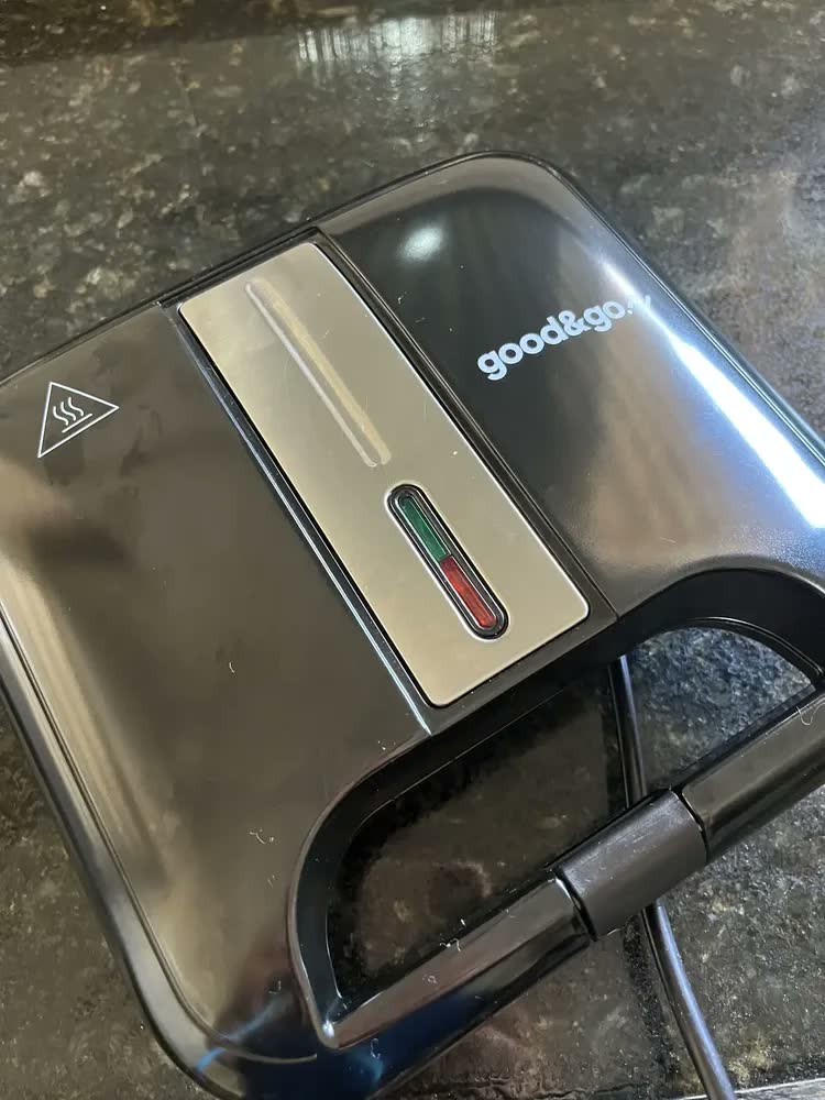 foto de Sanduicheira Grill Elétrico Antiaderente Goo&Go 750W Preto