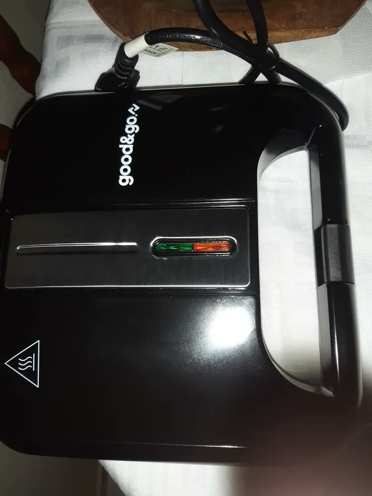 foto de Sanduicheira Grill Elétrico Antiaderente Goo&Go 750W Preto