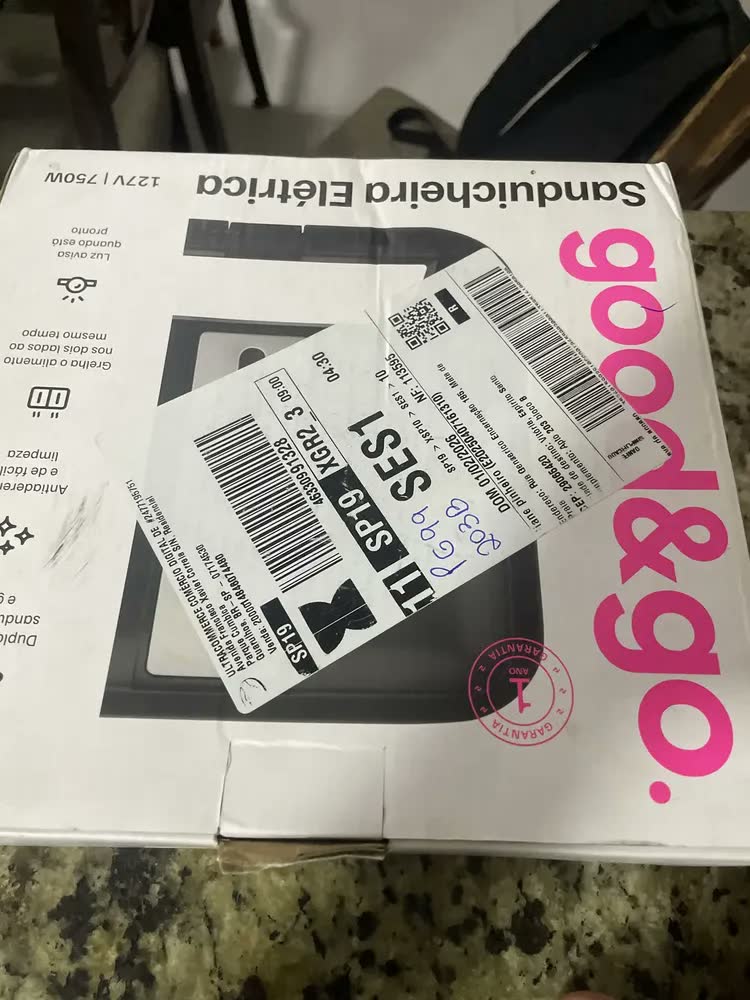 foto de Sanduicheira Grill Elétrico Antiaderente Goo&Go 750W Preto