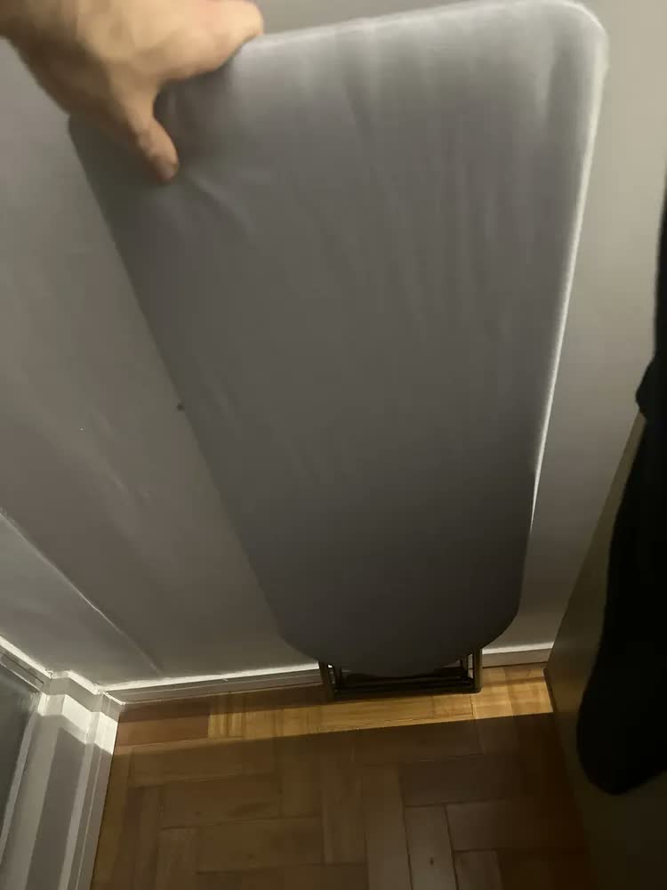 foto de Tabua De Passar Roupa Reforçada Profissional Compacta De Aço Cor Cinza Lisa