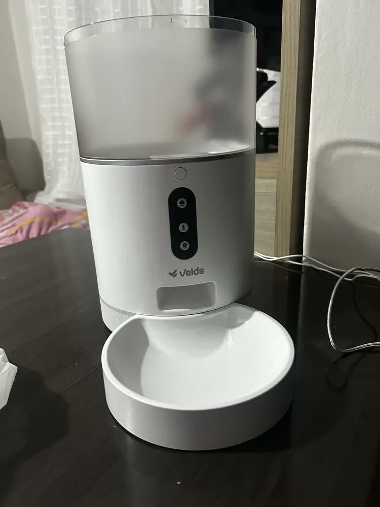 foto de Comedouro Automático Ração Gatos E Cães Velds com App e Programação, Alimentador Smart 4L Branco