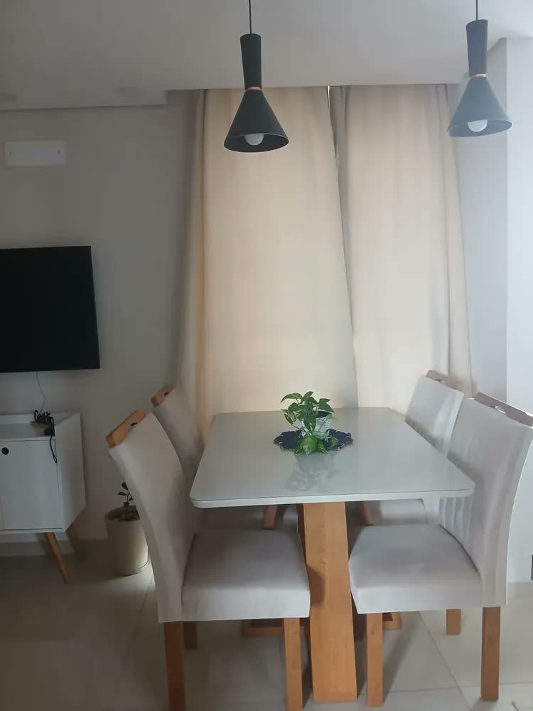 foto de Conjunto Mesa Jantar Vidro 4 Cadeiras Madeira Cinza Kyra Cel Móveis