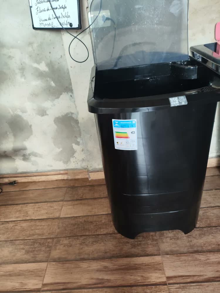 foto de Tanquinho De Lavar Roupa Mueller 10 Kg Com Superesfregador Cor Preto