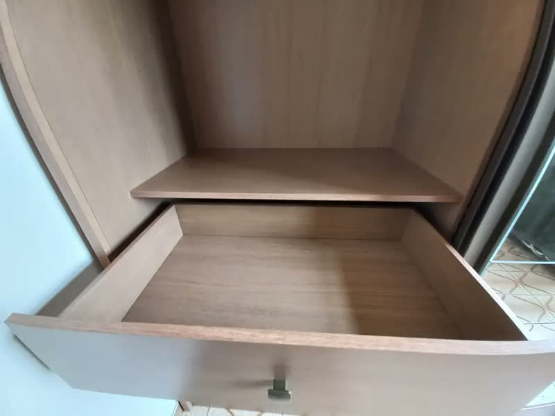 foto de Guarda Roupa Casal Branco Com Espelho 3 Portas 6 Gavetas MDF