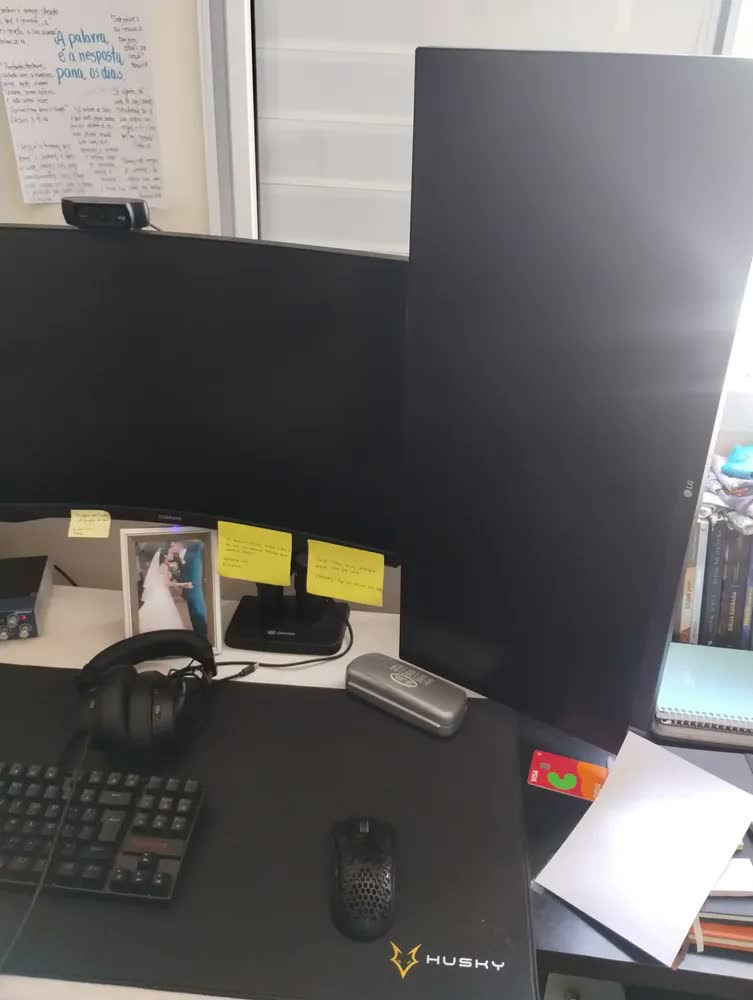 foto de Suporte Articulado com Pistão a Gás Para Dois Monitores Zinnia Nimbo 210 Preto 13 a 32 Pol com Braços Articulados e Design Discreto