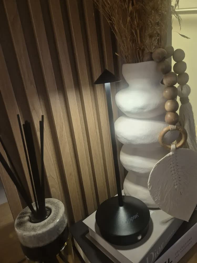 foto de Luminária De Mesa Dapon Dp062 Portátil 3 Níveis De Luz Cor Preto
