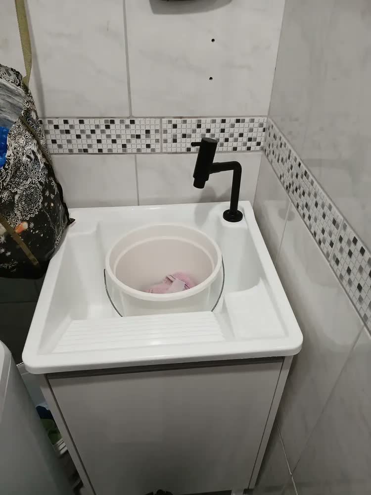 foto de Tanque Lavar Roupa 26l | Gabinete Mdf Branco 46cm | Prateleira, Válvula E Sifão Inclusos | Entregue Montado | Balcão Armário Com Tanque Preto Para Lavanderia | Ejv Shoop