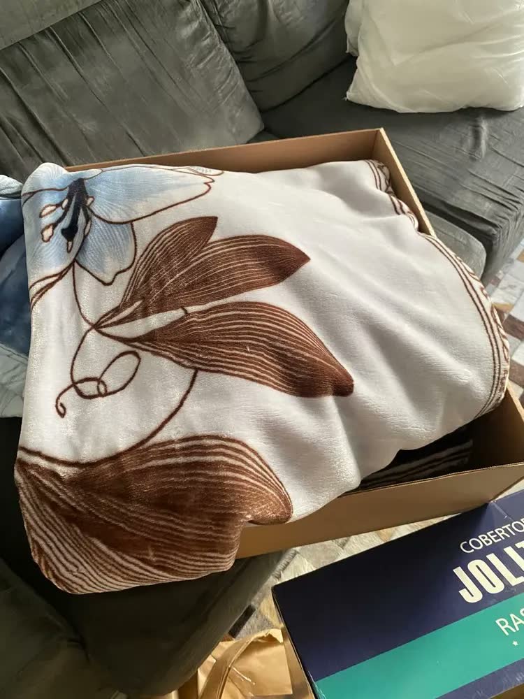 foto de Cobertor De Caixa Raschel Plus Jolitex King Size Estampado Desenho Do Tecido Soprano