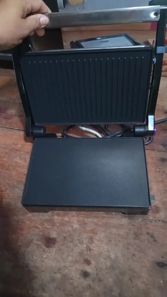 foto de Sanduicheira E Grill 2 Em 1 Elétrico Dako Potência 1000w Cor Inox