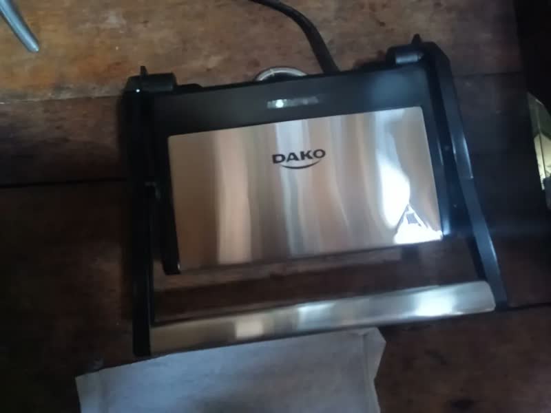 foto de Sanduicheira E Grill 2 Em 1 Elétrico Dako Potência 1000w Cor Inox