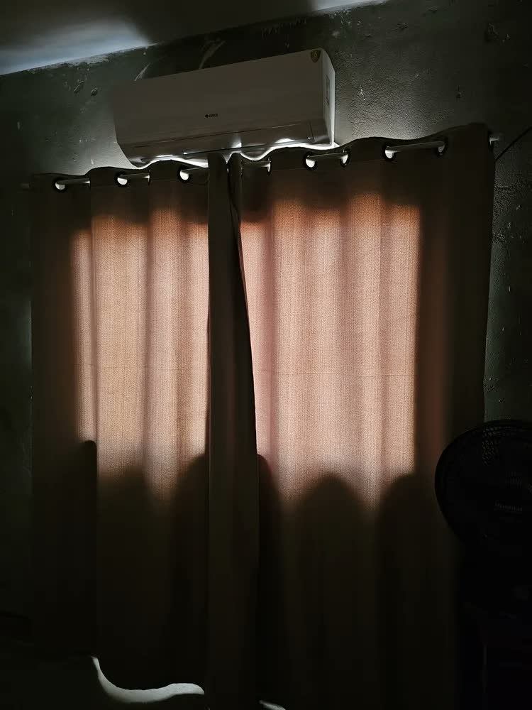 foto de Cortina Blackout Tecido Corta Luz Blecaute 2,50 Metros Largura X 2,20m Altura Sala Quarto Janela Blindex Porta Sacada Cor Palha Emporio Luz