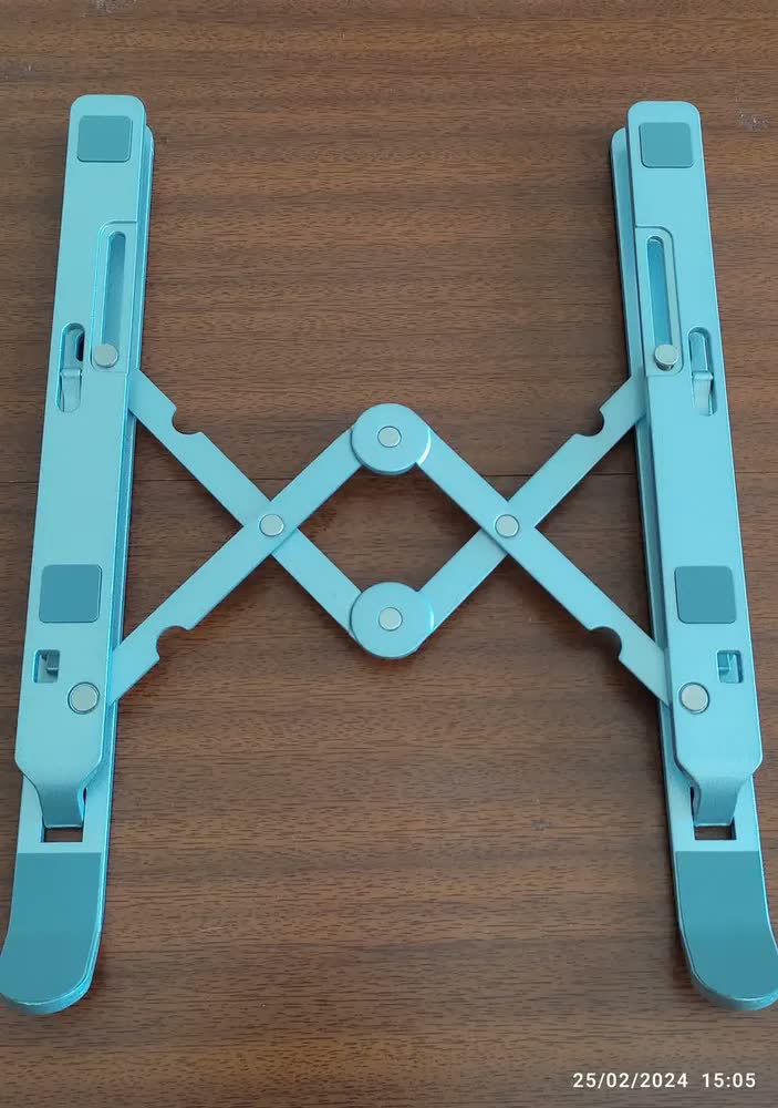 foto de Suporte Para Notebook Ergonômico Dobrável Portátil Alumínio Prata 17 Polegadas