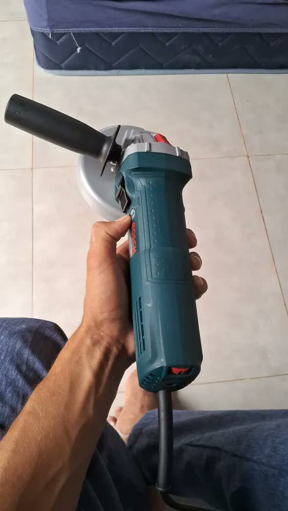 foto de Bosch Heavy Duty GWS 9-125 S 220v