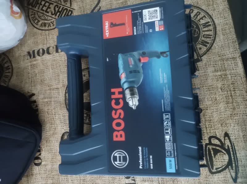 foto de Furadeira De Impacto E Parafusadeira Bosch Gsb 550 + Maleta