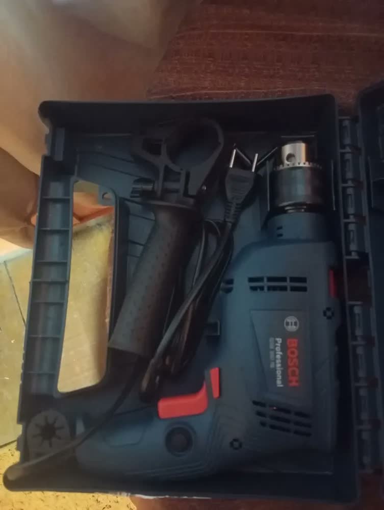 foto de Furadeira De Impacto E Parafusadeira Bosch Gsb 550 + Maleta