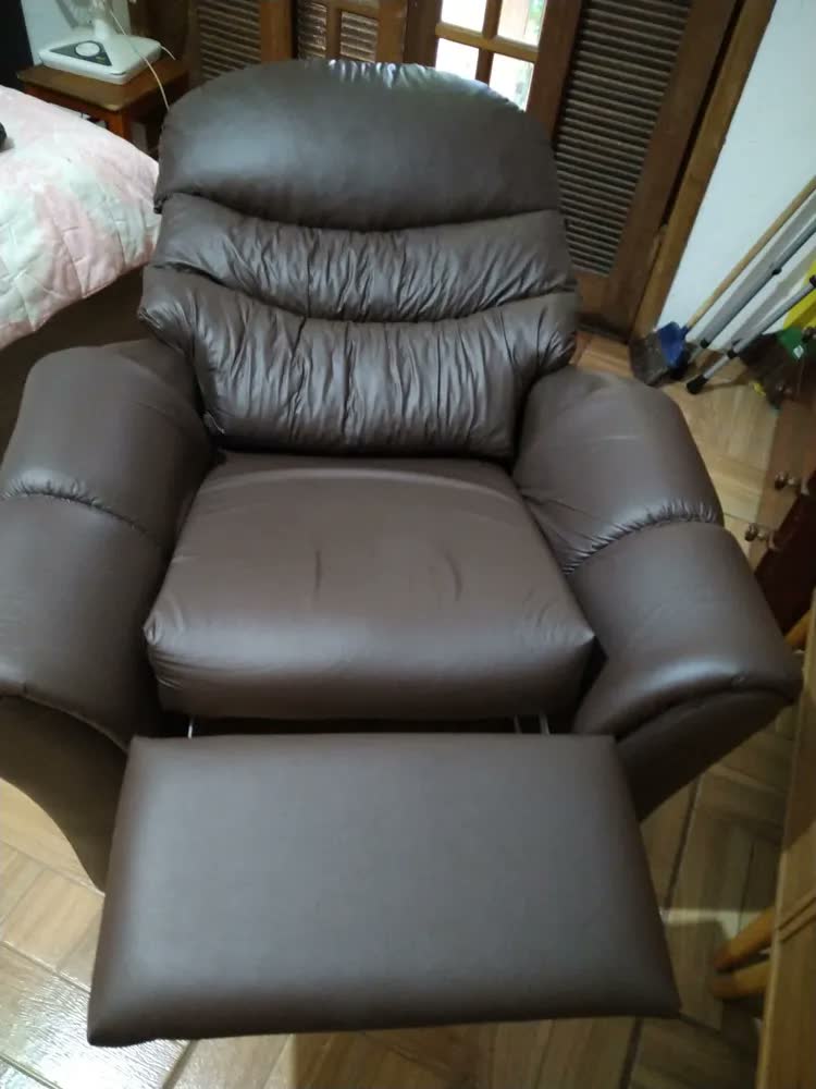 foto de Poltrona Cadeira Do Papai Com Encosto Macio Reclinável E Retrátil Revestido Em Corino Para Sala De Descanso E Amamentação Cor Bege