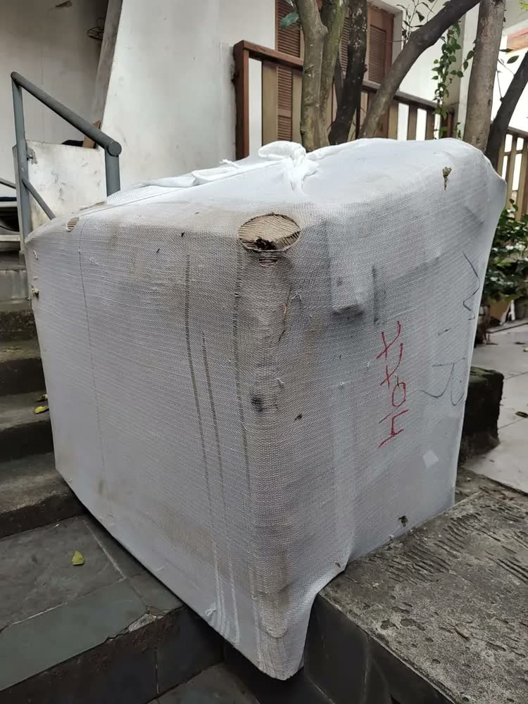 foto de Poltrona Cadeira Do Papai Com Encosto Macio Reclinável E Retrátil Revestido Em Corino Para Sala De Descanso E Amamentação Cor Bege
