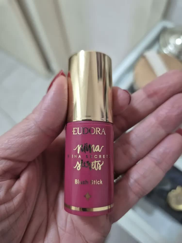 foto de Blush Stick Daily Multifuncional Niina Secrets Eudora 5g Tom Da Maquiagem Amora