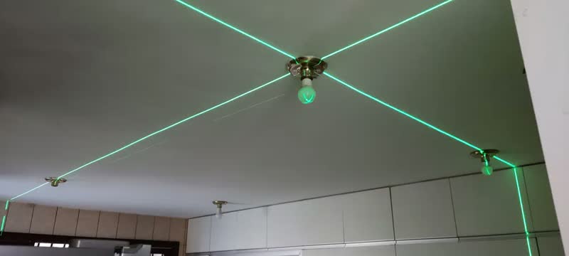 foto de Kit Nível A Laser Verde 12 Linhas Esquadro + Suporte + Tripé Recarregavel Profissional Prumo Autonivelante Nano Bateria
