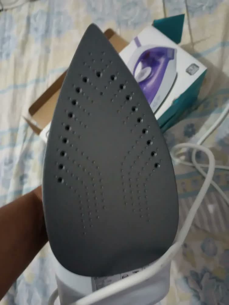 foto de Ferro De Passar Roupa À Seco Ou Vapor Black Decker Fx1050 Roxo 127V