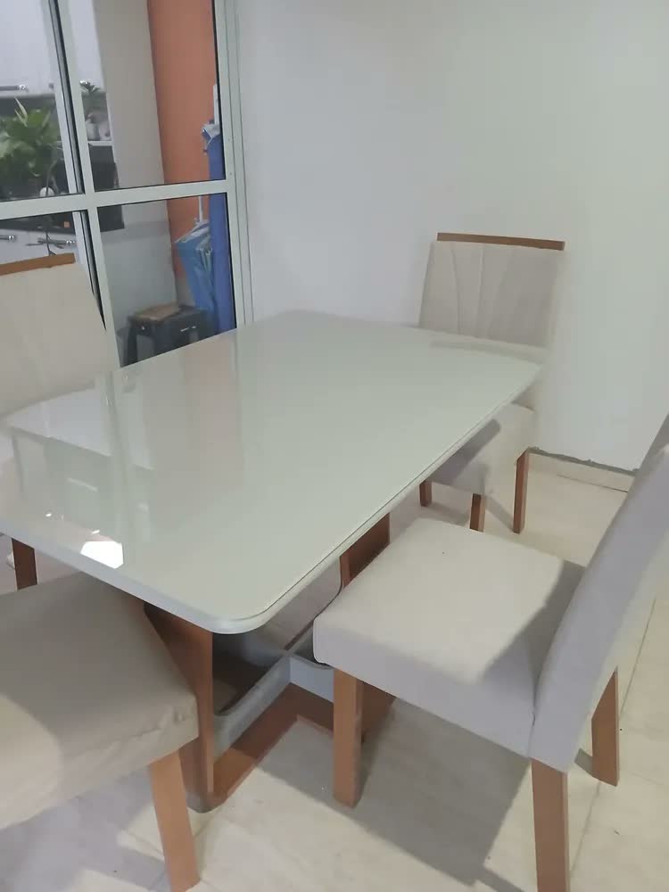 foto de Conjunto Sala De Jantar Mesa Easy Pop 120x80 4 Cad Confort