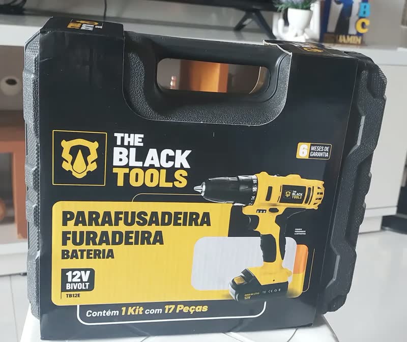 foto de Parafusadeira Furadeira Sem Fio Com 2 Baterias Cor Amarelo E Preto Frequência 60 The Black Tools