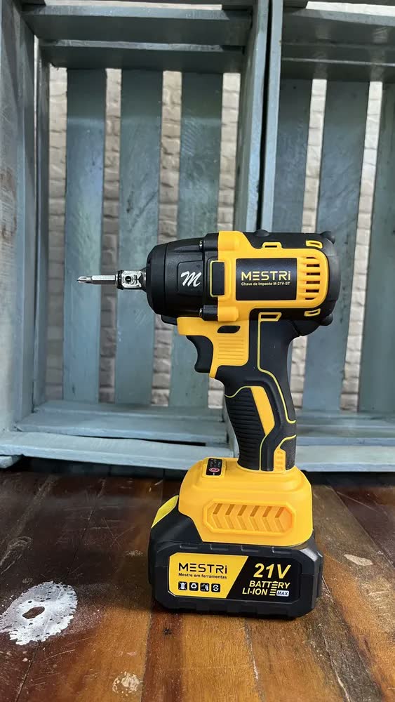 foto de Chave De Impacto e Parafusadeira A Bateria 21v 450Nm 4ah Brushless Sem Escova 2 Baterias Recarregável Bivolt MESTRI