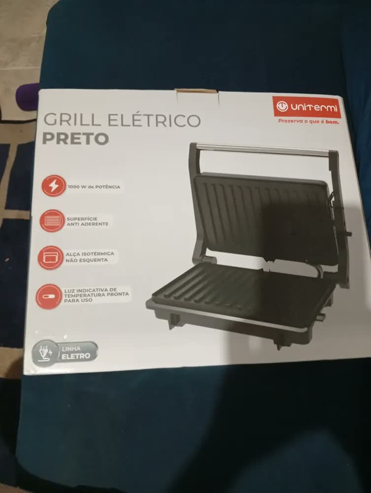 foto de Churrasqueira e Sanduicheira Unitermi Grill Gourmet de Inox Preta Antiaderente