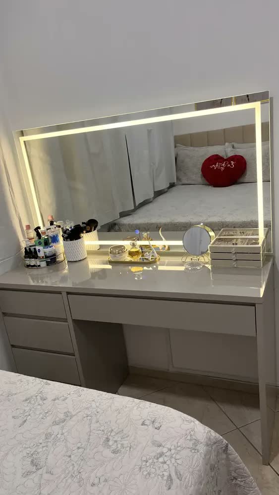foto de Espelho Led Camarim Maquiagem Banheiro Touch 140 Cm X 70 Cm Moldura Sem Moldura
