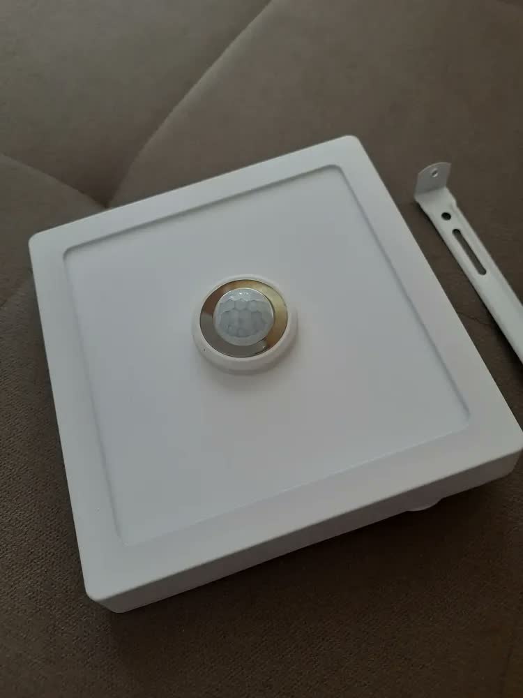 foto de Plafon LED LuxLite 12W Quadrado Sobrepor Branco Quente Sensor Presença