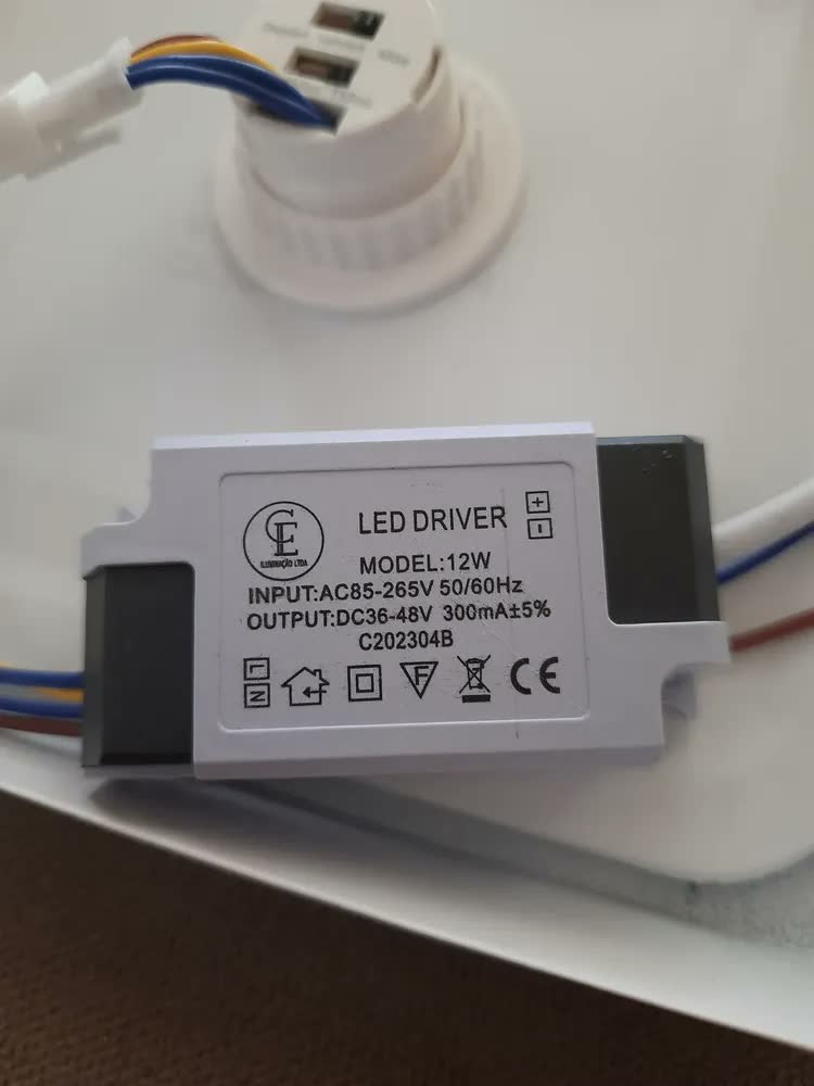 foto de Plafon LED LuxLite 12W Quadrado Sobrepor Branco Quente Sensor Presença