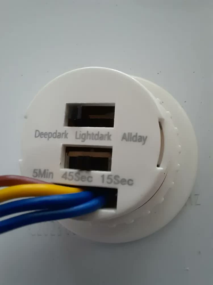 foto de Plafon LED LuxLite 12W Quadrado Sobrepor Branco Quente Sensor Presença